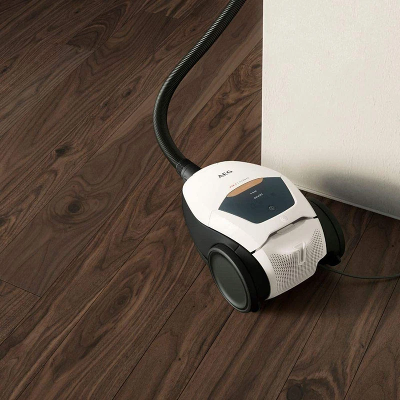 جاروبرقی 2200 وات آ ا گ مدل VX82-1-ALR - Image 11