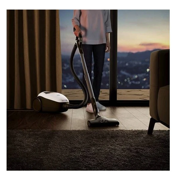 جاروبرقی 2200 وات آ ا گ مدل VX82-1-ALR - Image 13